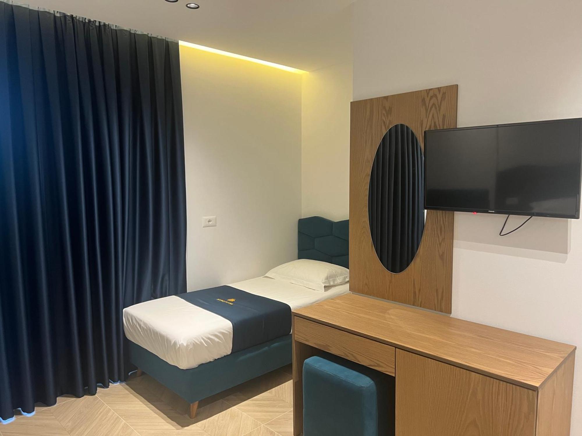 Agimi Hotell 4*
